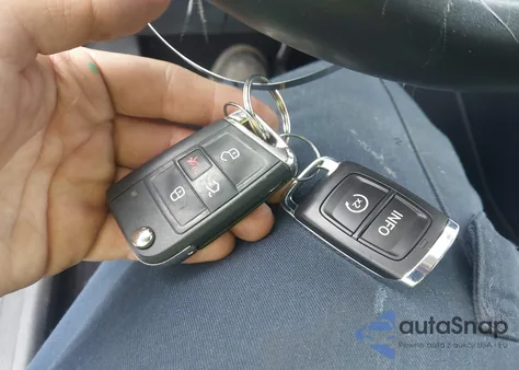 2021 Volkswagen Tiguan 2.0T Se/2.0T Se R-Line Black/2.0T Sel z USA, uszkodzony, nr VIN 3VV2B7AX9MM108872